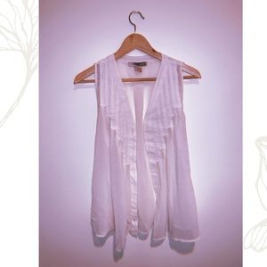 sleeveless blouse with embroidered detail